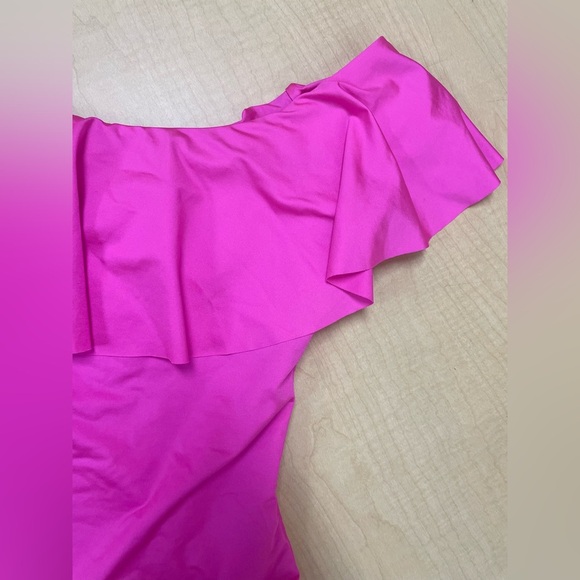 Trina Turk Women's Ruffle Off the Shoulder One Piece Swimsuit Hot Pink Size 8 - Picture 2 of 9